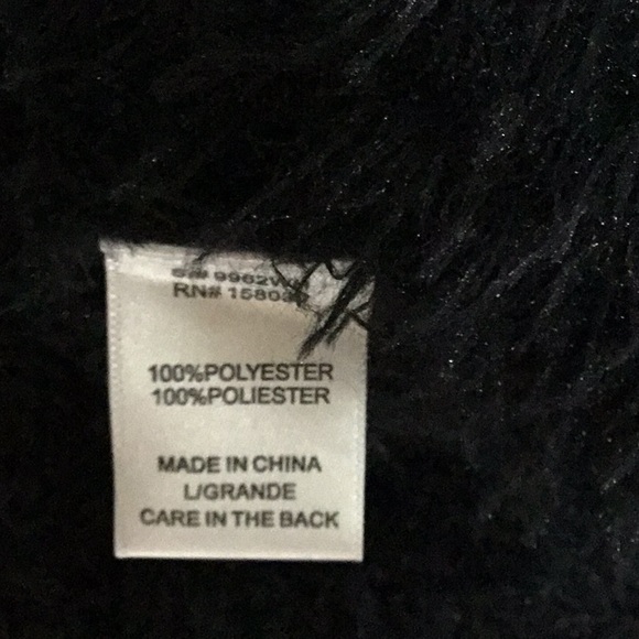 Black Lovetree Cropped Sweater - Picture 5 of 9